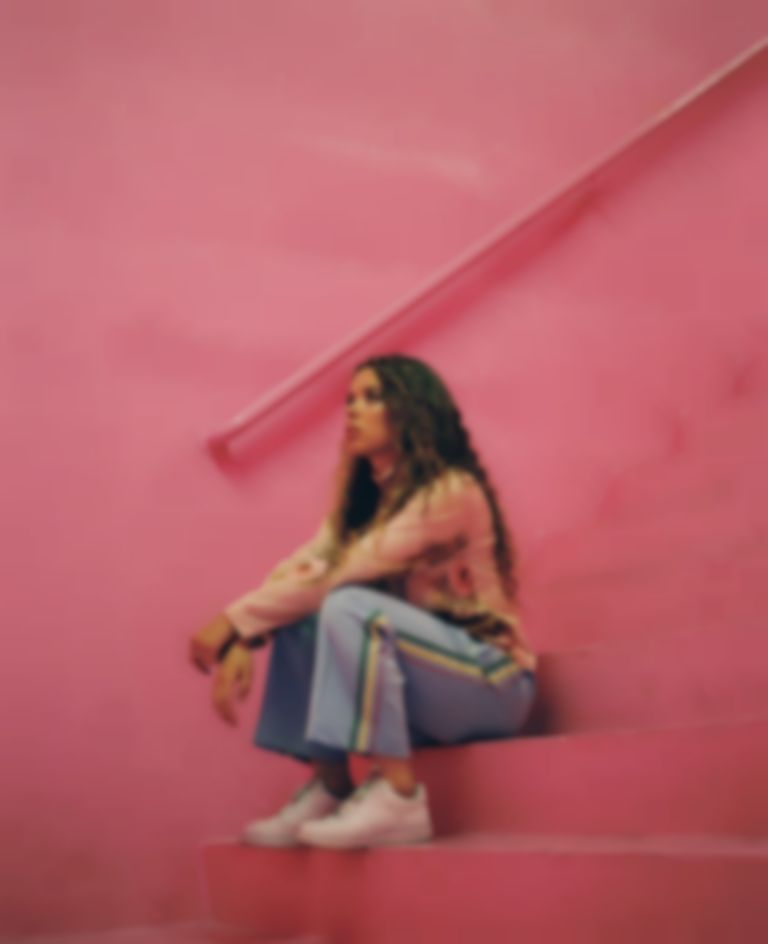 "Small Crimes" by Nilüfer Yanya