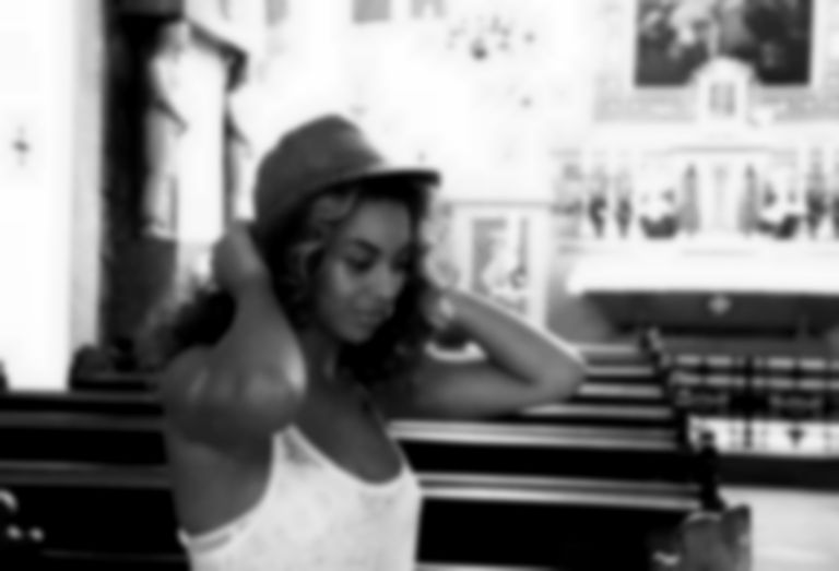 Beyoncé & Jay-Z sign to Warner/Chappell