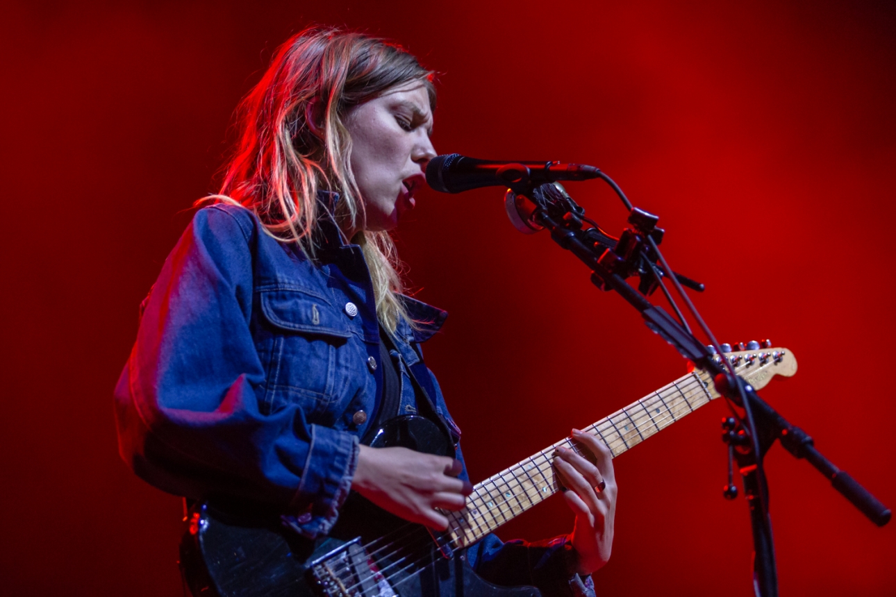 Wolf Alice pick up the 2018 Mercury Award for Visions Of A Life album