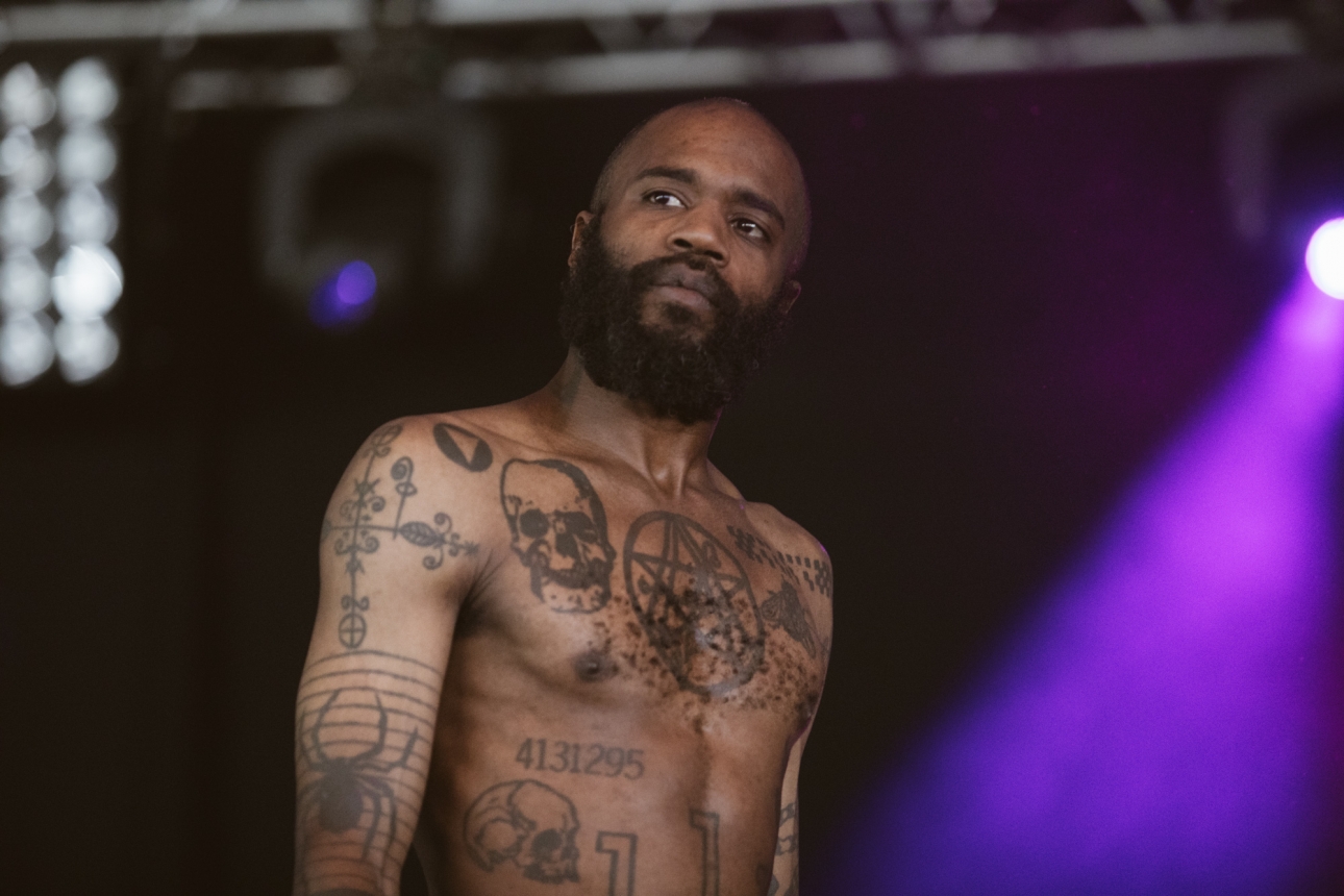 Death grips. Стефан Бернетт. Группа Death Grips. Death Grips солист. МС Райд Death Grips.