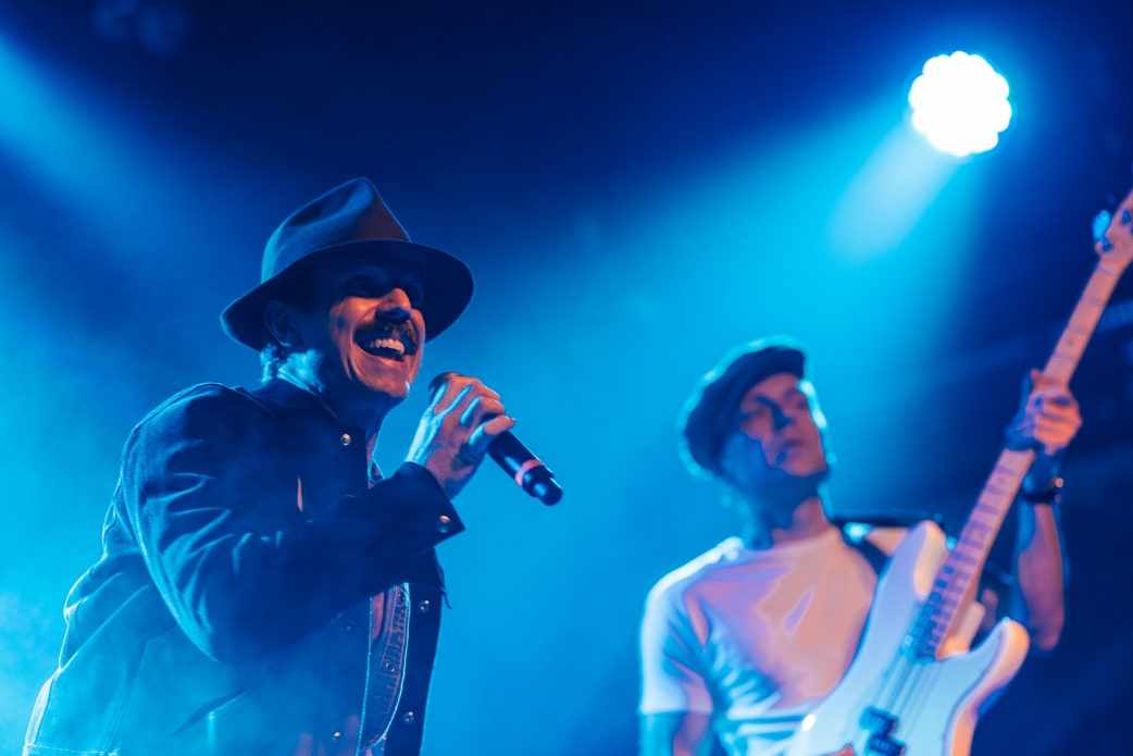 Jake Shears Backstage with Best Fit