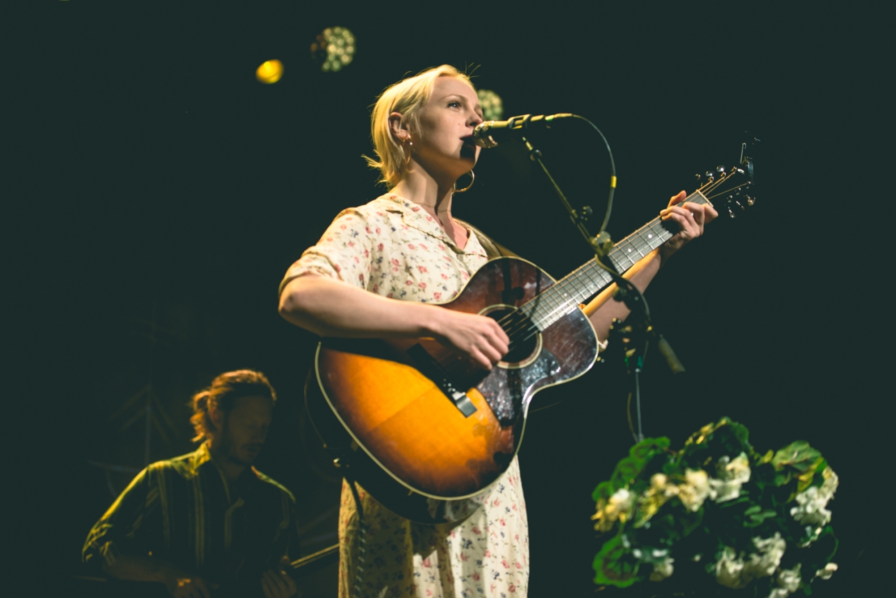 Laura Marling And Marika Hackman Play Edith Frost And Haim Covers During Guitar Tutorial Clay pigeons // michael cera…» marika hackman play edith frost