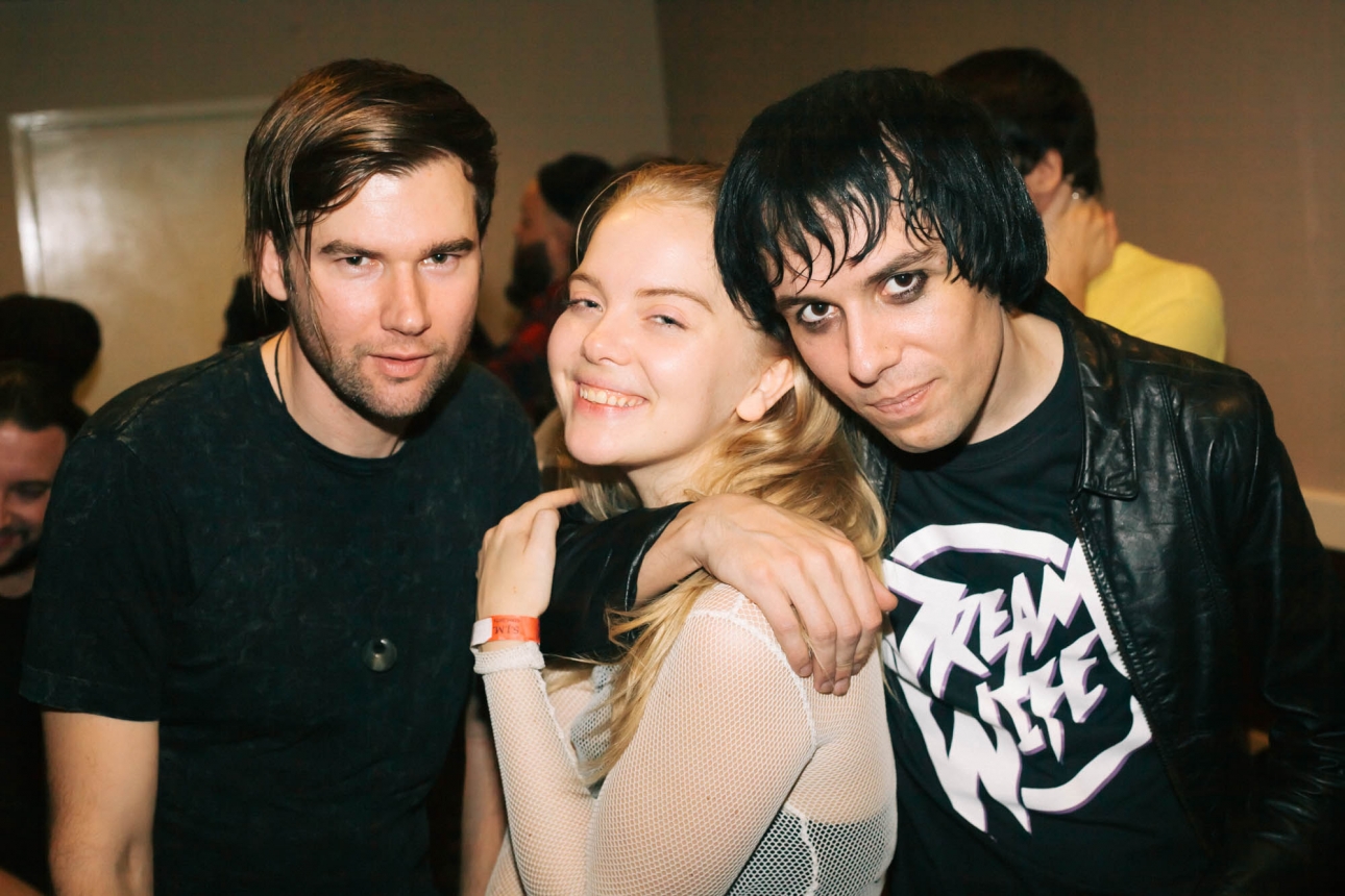Mad Christmas Scenes In Leeds As Dream Wife Join The Cribs Live