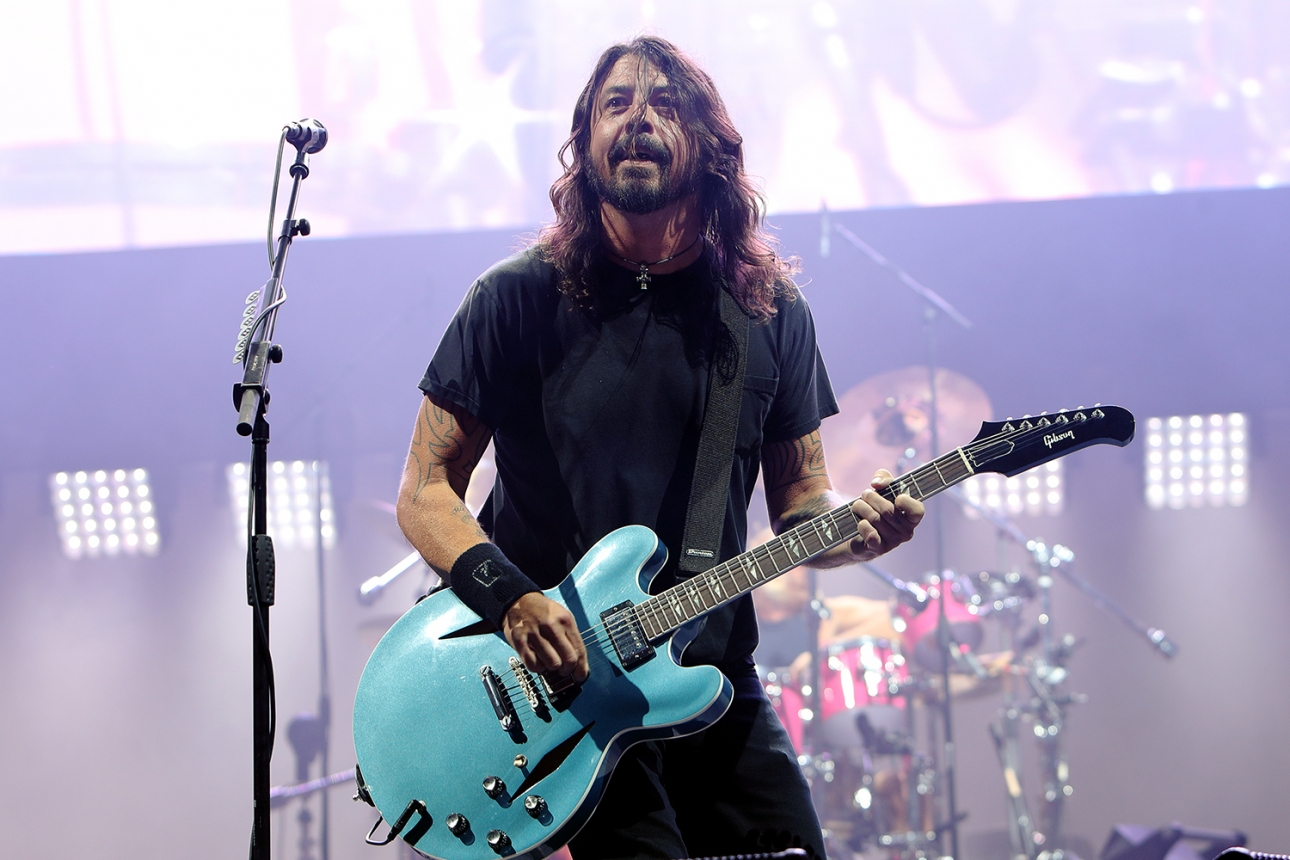 Dave Grohl and ZZ Top’s Billy Gibbons have been working on the new Queens Of The Stone Age record Dave Grohl and ZZ Top’s Billy Gibbons have been working on the new Queens Of The Stone Age record