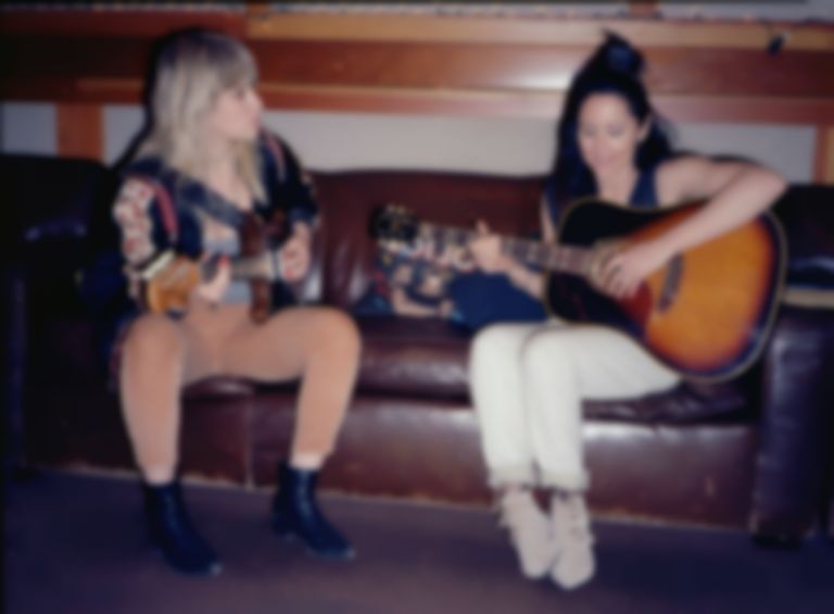 Deap Vally join forces with KT Tunstall and Peaches on new track “High Horse”