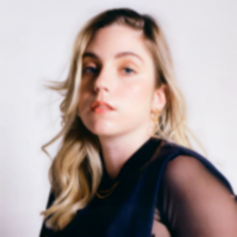 Deanna Petcoff recoils from “Devastatingly Mediocre” dating in her new single