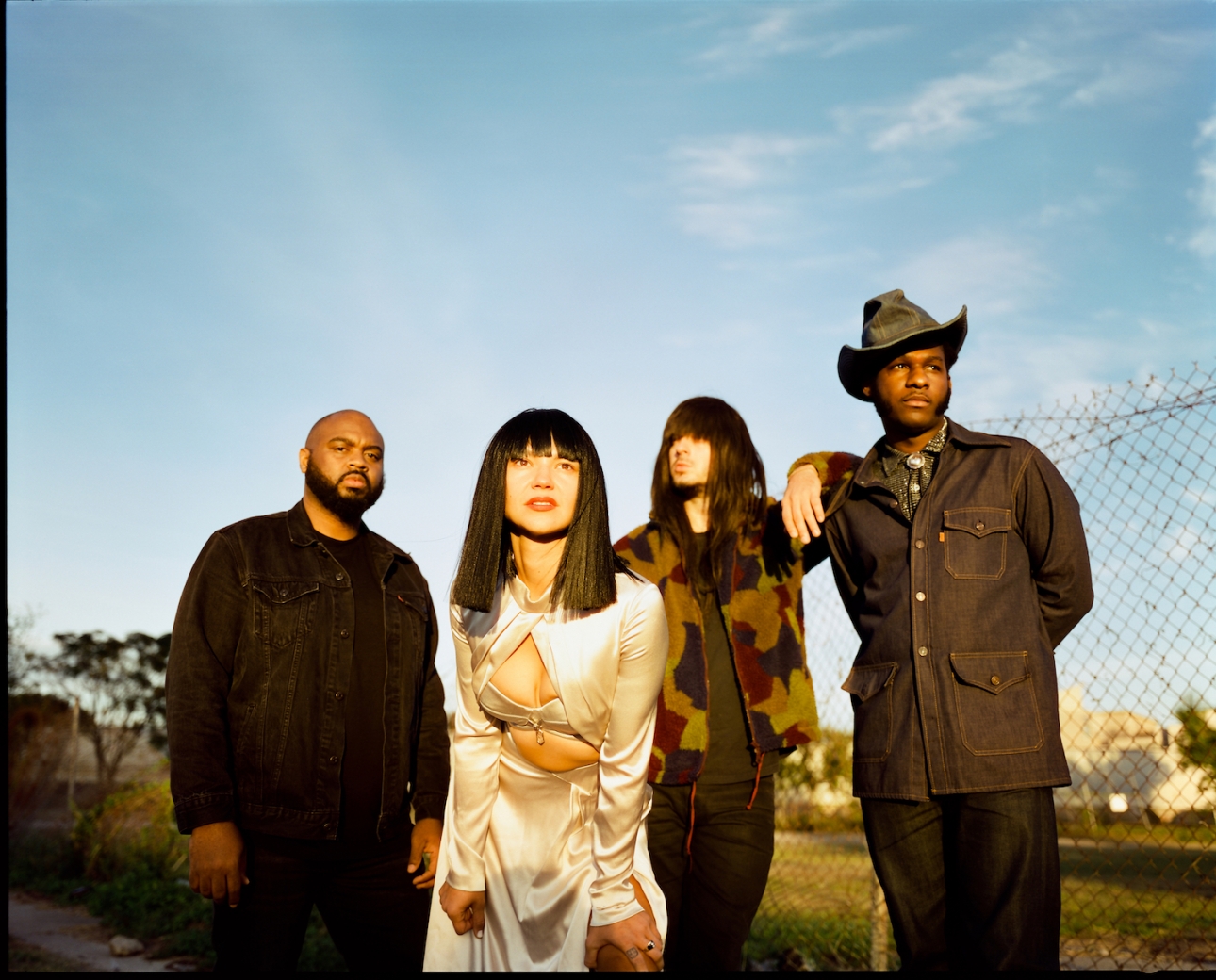 Khruangbin And Leon Bridges Share Dreamy New Track C Side