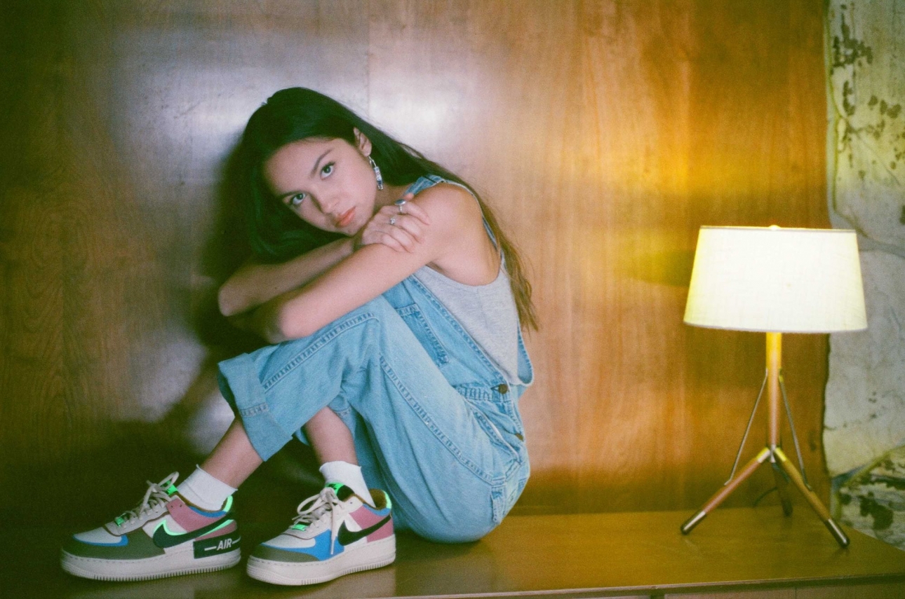 Olivia Rodrigo Reassesses The Meaning Of Forever On Stunning Piano Led Debut Drivers License Best Fit Find that song that's stuck in your head when you only know a few of the lyrics. olivia rodrigo reassesses the meaning