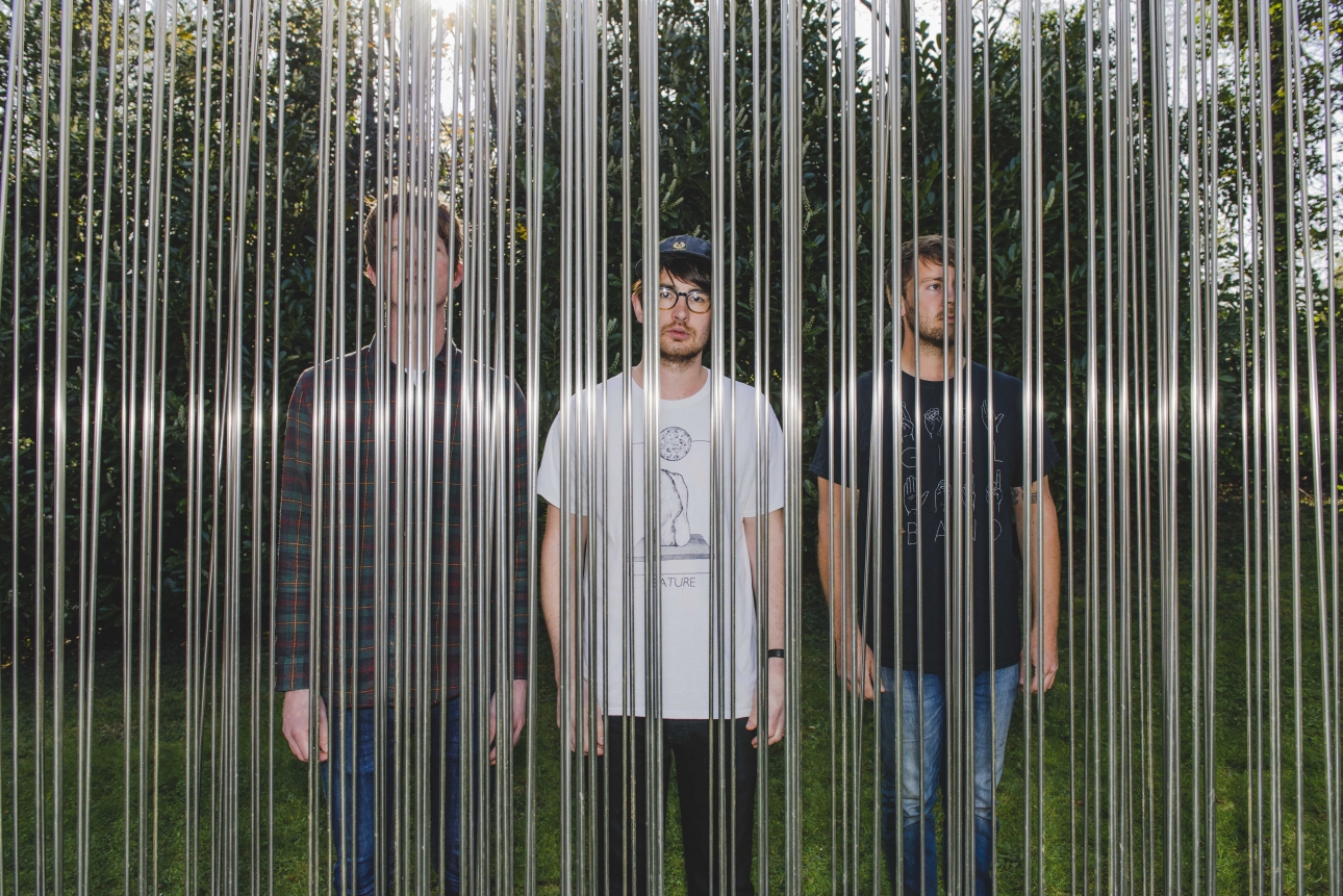 Track By Track Traams On Modern Dancing