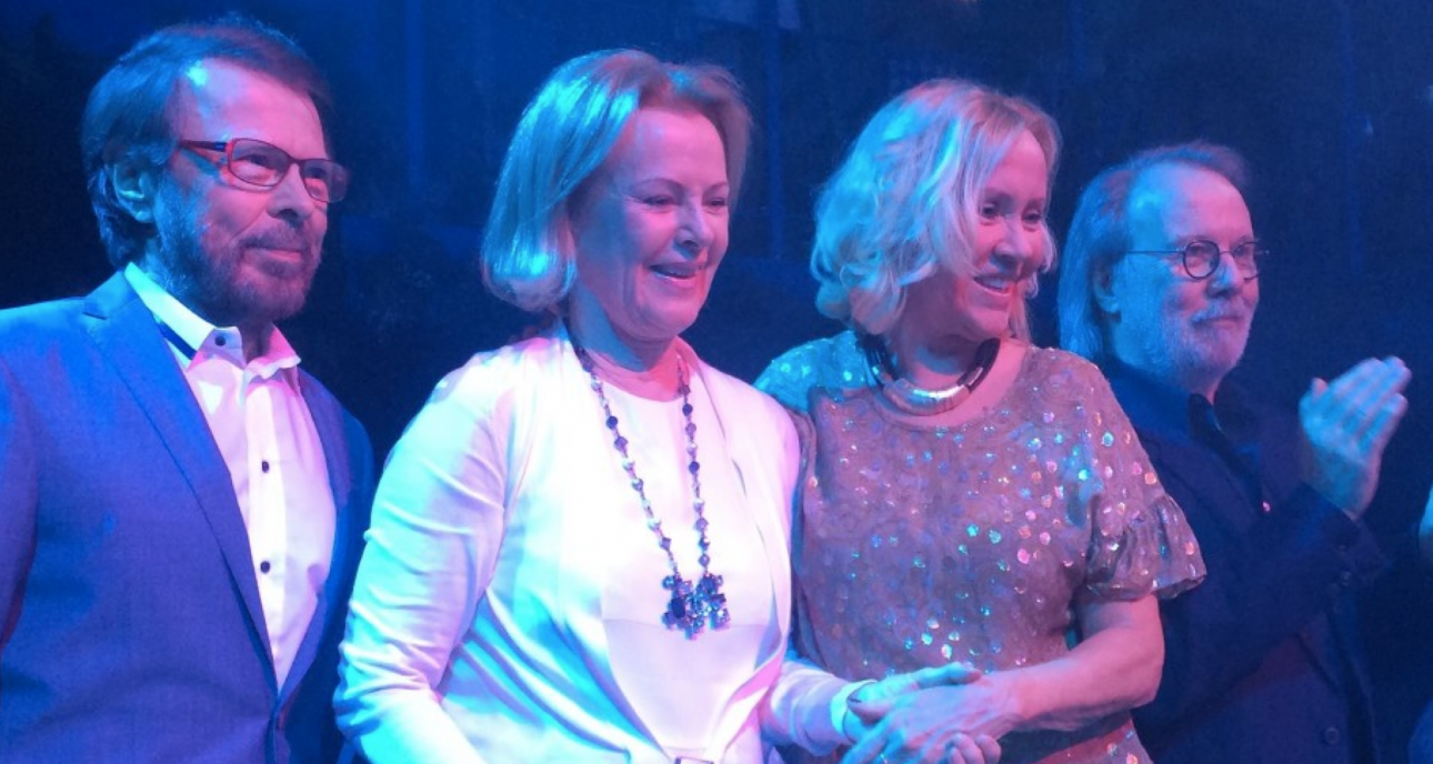 ABBA perform together for the first time in 30 years