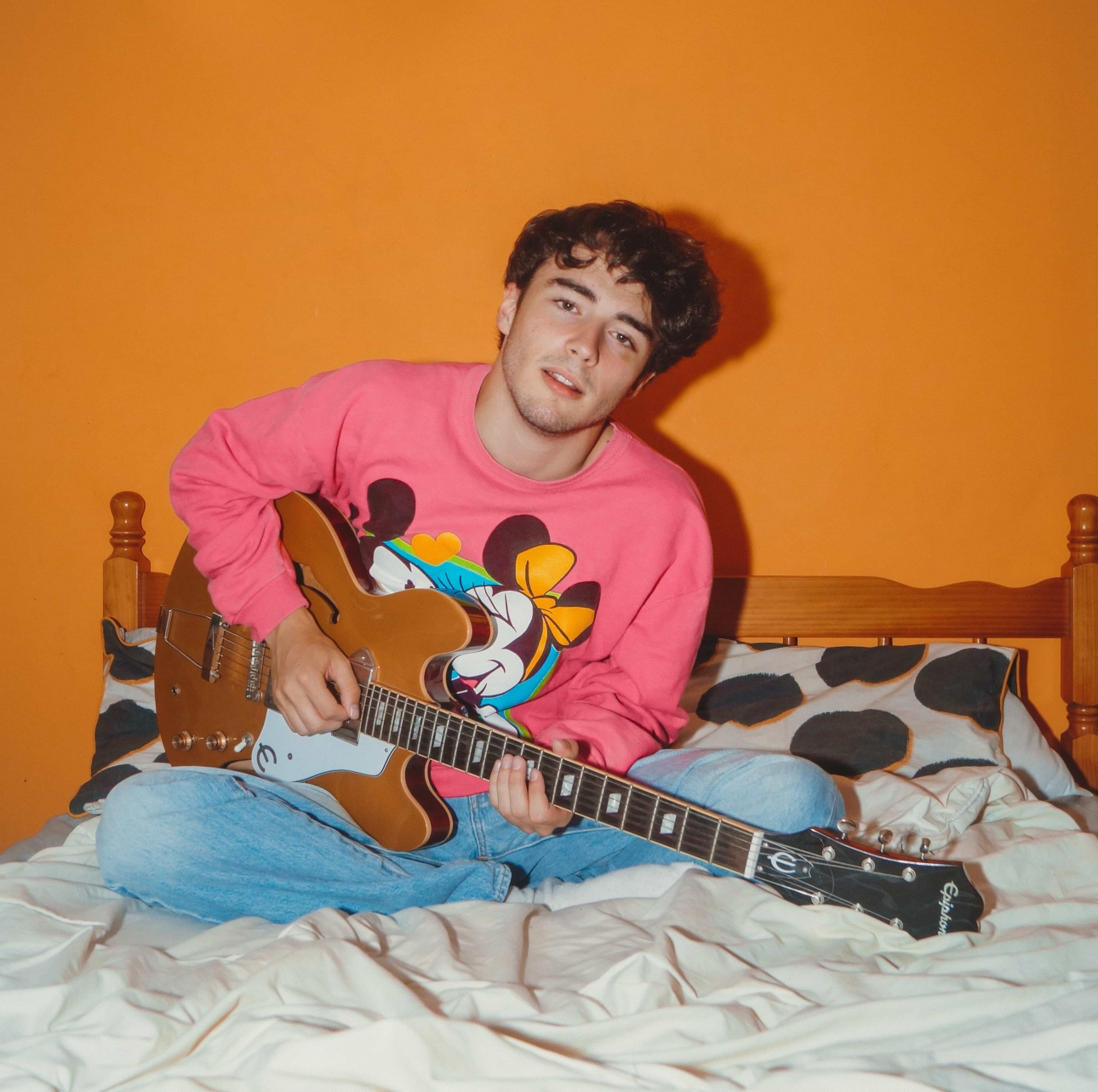 Alfie Templeman shines with bedroom-pop charm on the spirited “Who I Am ...