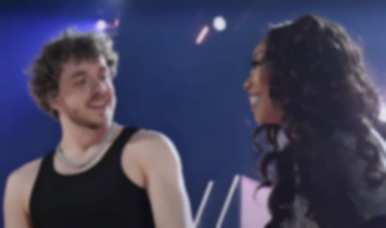 Brandy joins Jack Harlow for “First Class” at BET Awards 2022