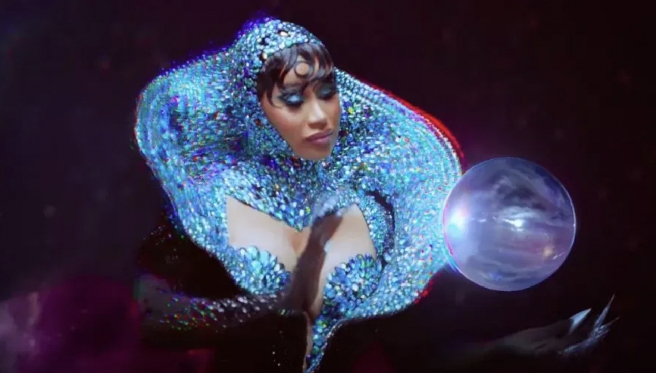 Cardi B To Deliver 21 Fortunes For Fans Until New Year S Eve On Instagram