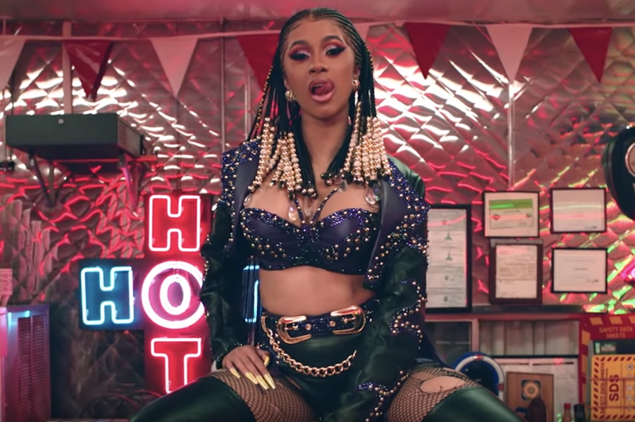 Cardi B Press Audio Cardi B Goes Completely Naked In Music Video