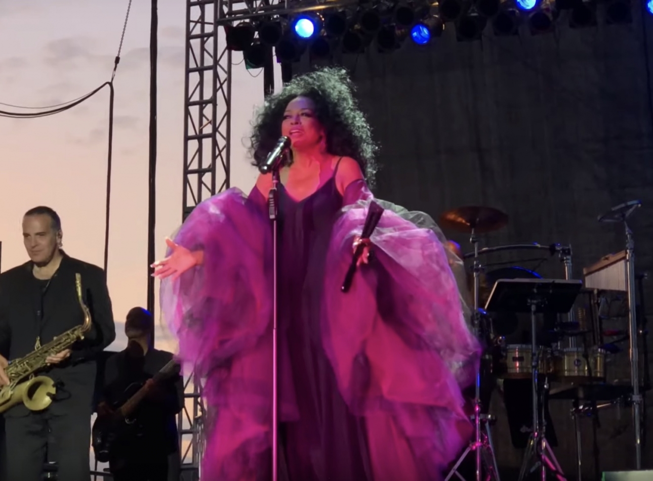 Diana Ross Confirmed For Legends Slot At Glastonbury 2020 The tradition dates back to 1994's johnny cash. diana ross confirmed for legends slot