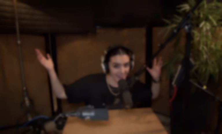 Gracey Reworks Gwen Stefani S The Sweet Escape Into Anthem About Pubs Reopening