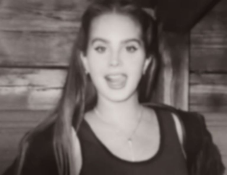 Lana Del Rey delays album, will drop a record of "American ...