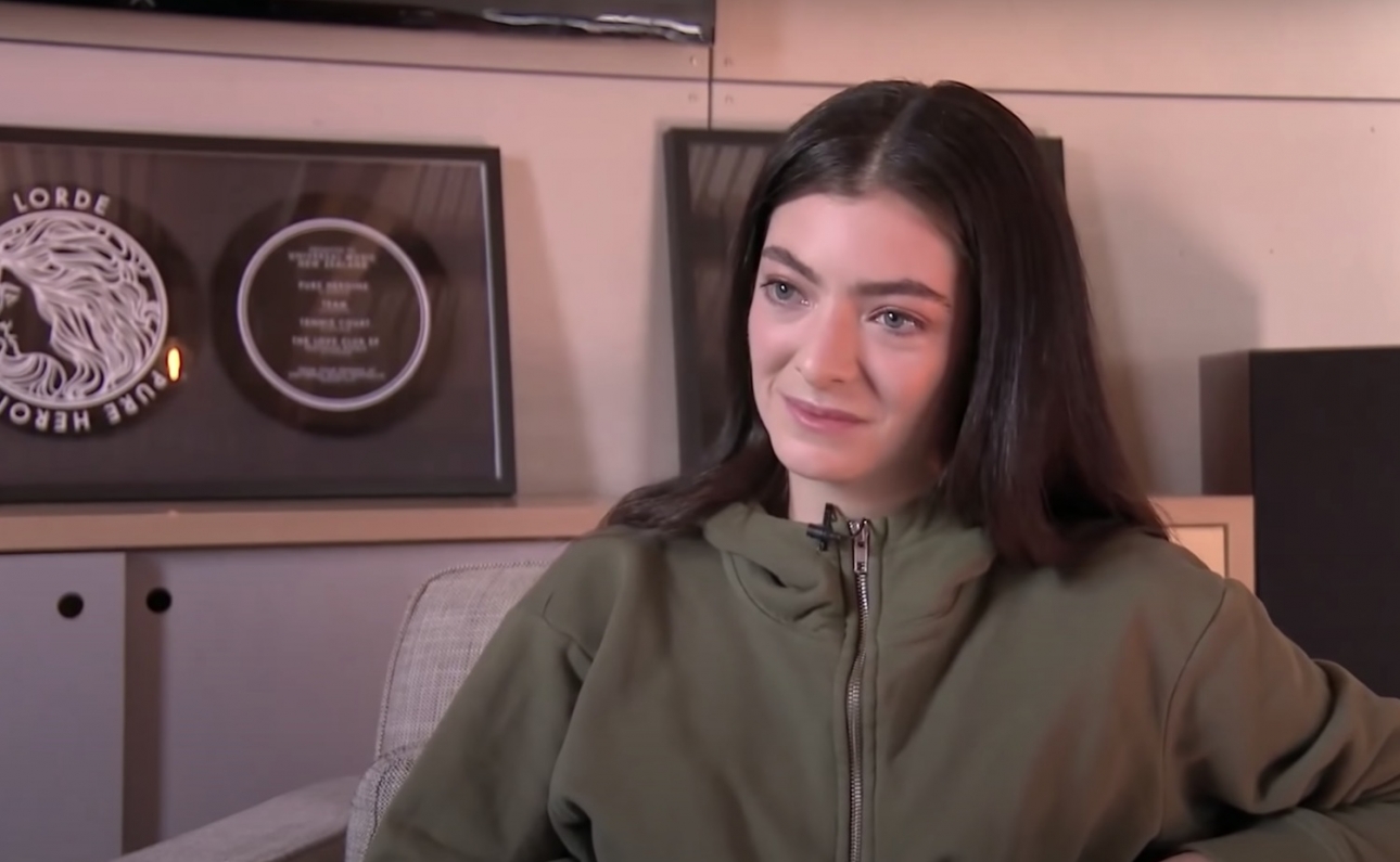 Lorde Is Posting On Her Onion Rings Instagram Account Again