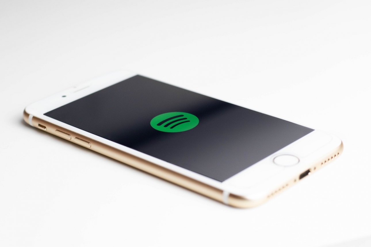 Spotify beats Apple Music to 100 million paid users