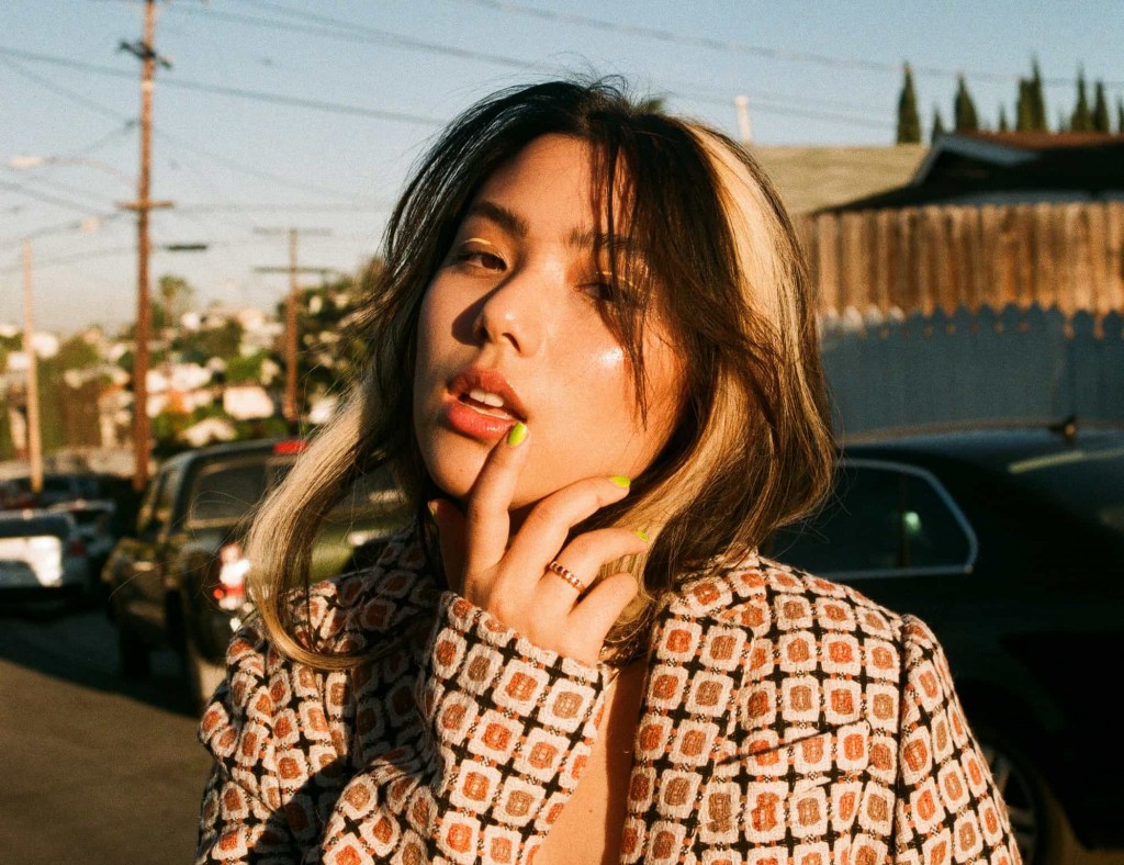 Bedroom pop connoisseur spill tab embraces contradiction ...