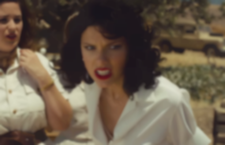 Taylor Swift Channels 40s Silver Screen Glamour In The