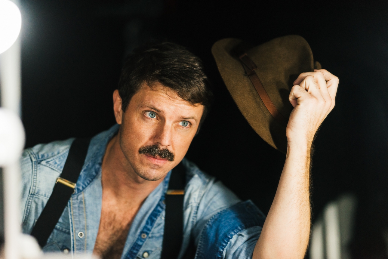 Jake Shears Backstage with Best Fit