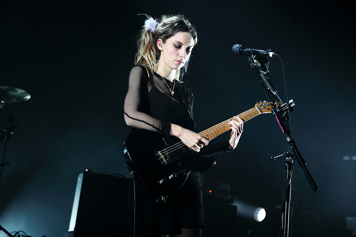 Алиса мощный. Группа Wolf Alice. Элли Роуселл. Cheryl Waters Wolf Alice. Cheryl Waters Wolf Alice feet.