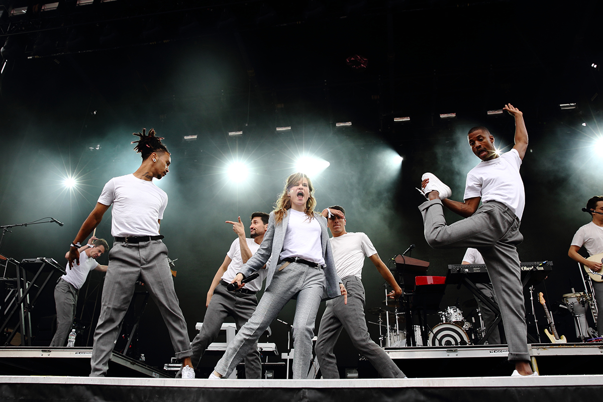 Haim and Christine and The Queens team up to cover Prince’s “I Would Die 4 U”1200 x 800