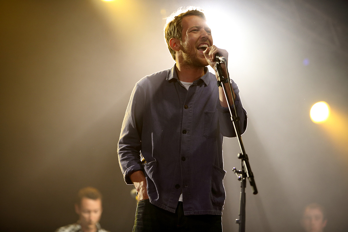 Fleet Foxes’ frontman Robin Pecknold reveals new single “Swimming”