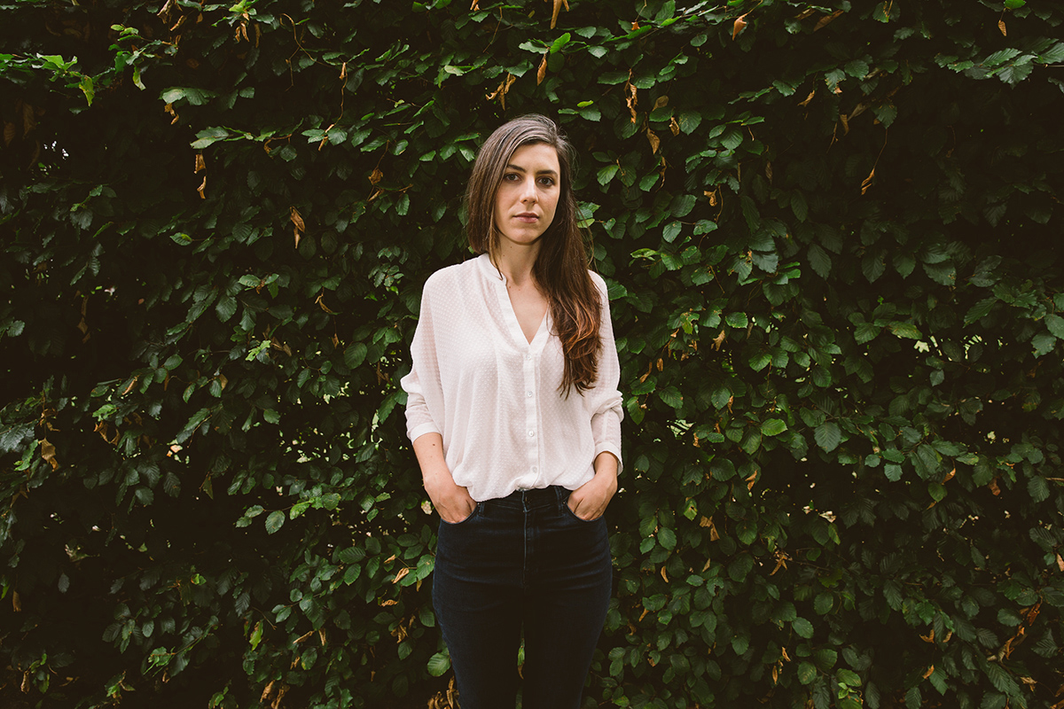 Julia Holter: Whose sea is it anyway?